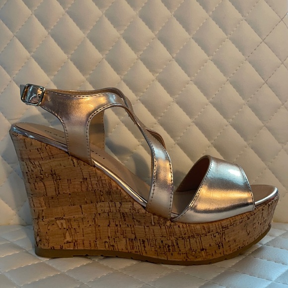Madden Girl Rose Gold Metallic Wedge Sandals - Picture 2 of 9